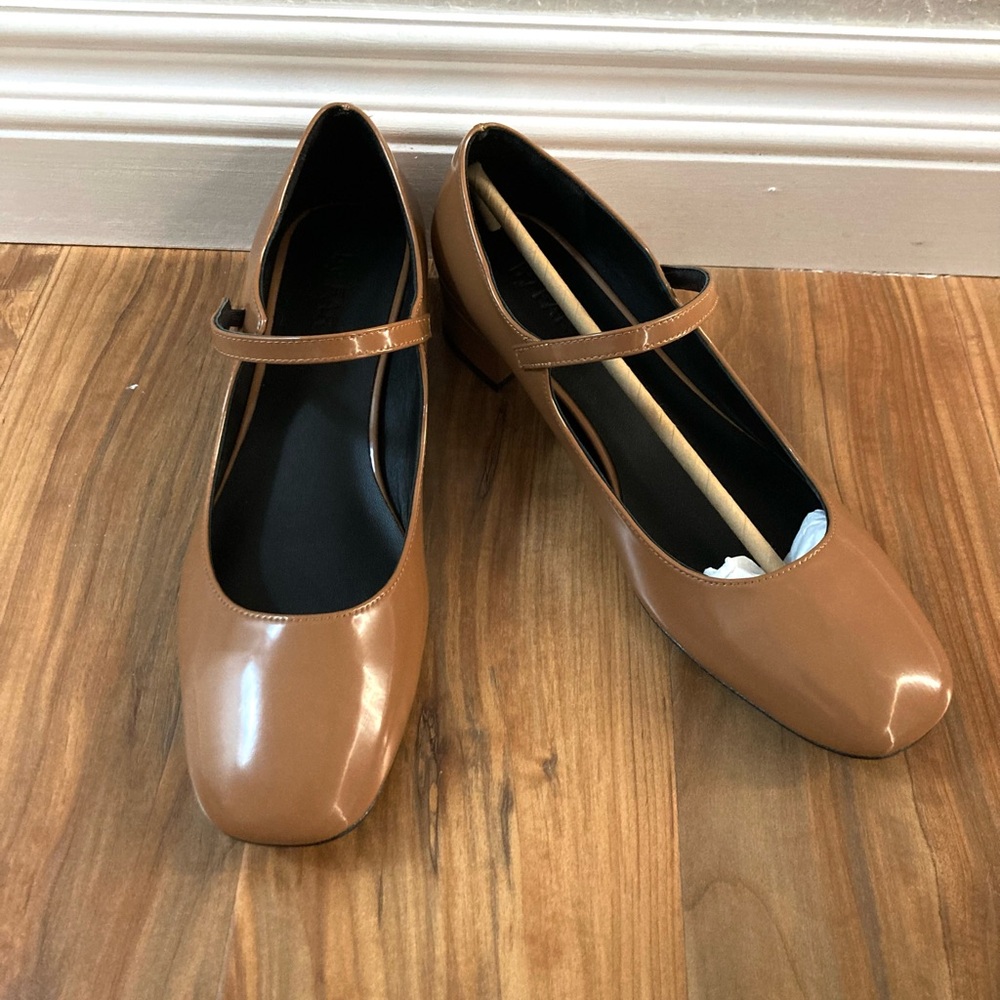 by far Ginny Mary Jane Pump